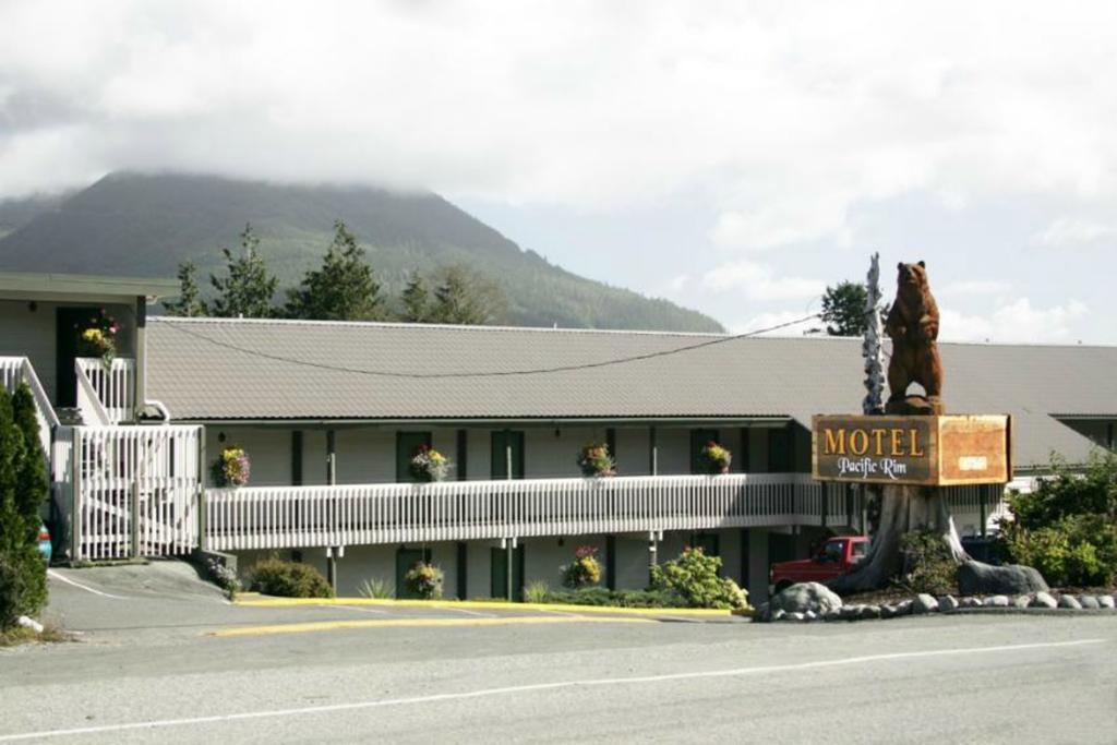 Pacific Rim Motel Юклулет Екстер'єр фото