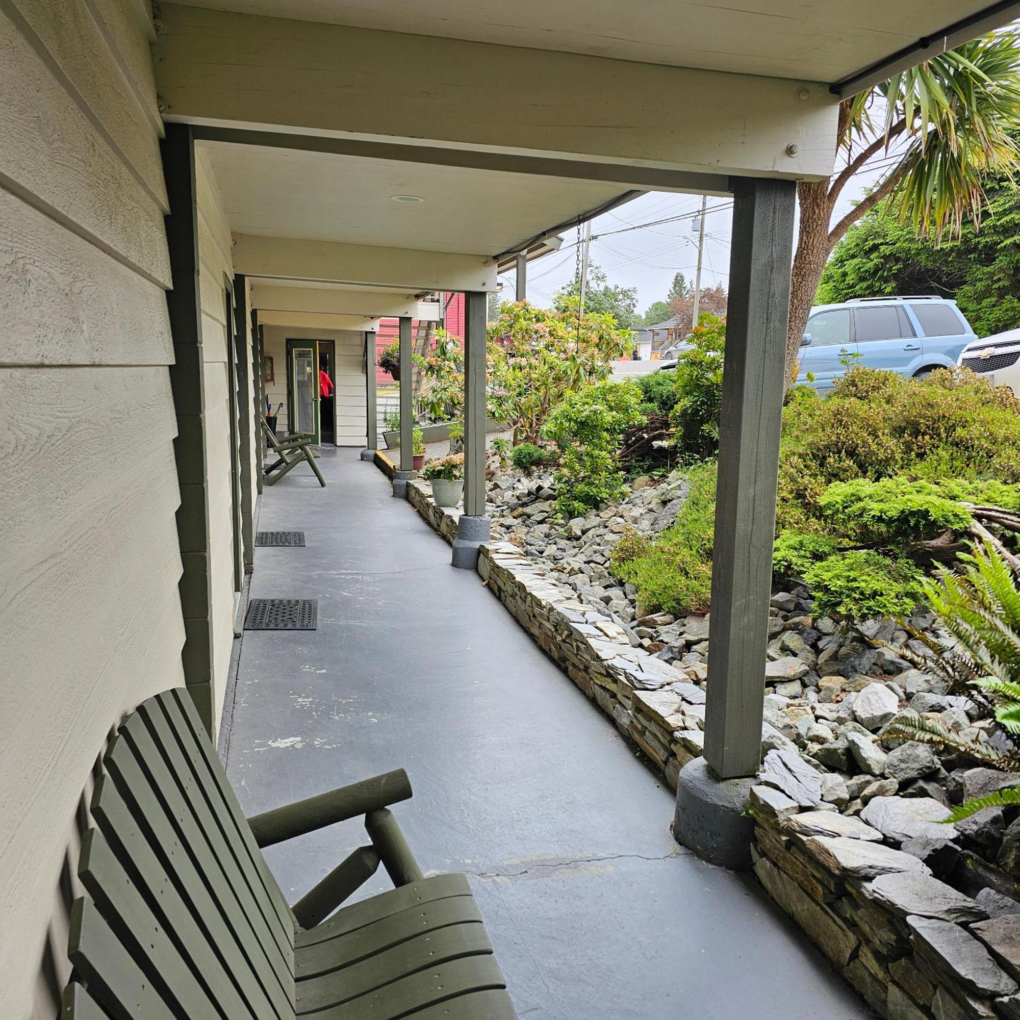 Pacific Rim Motel Юклулет Екстер'єр фото