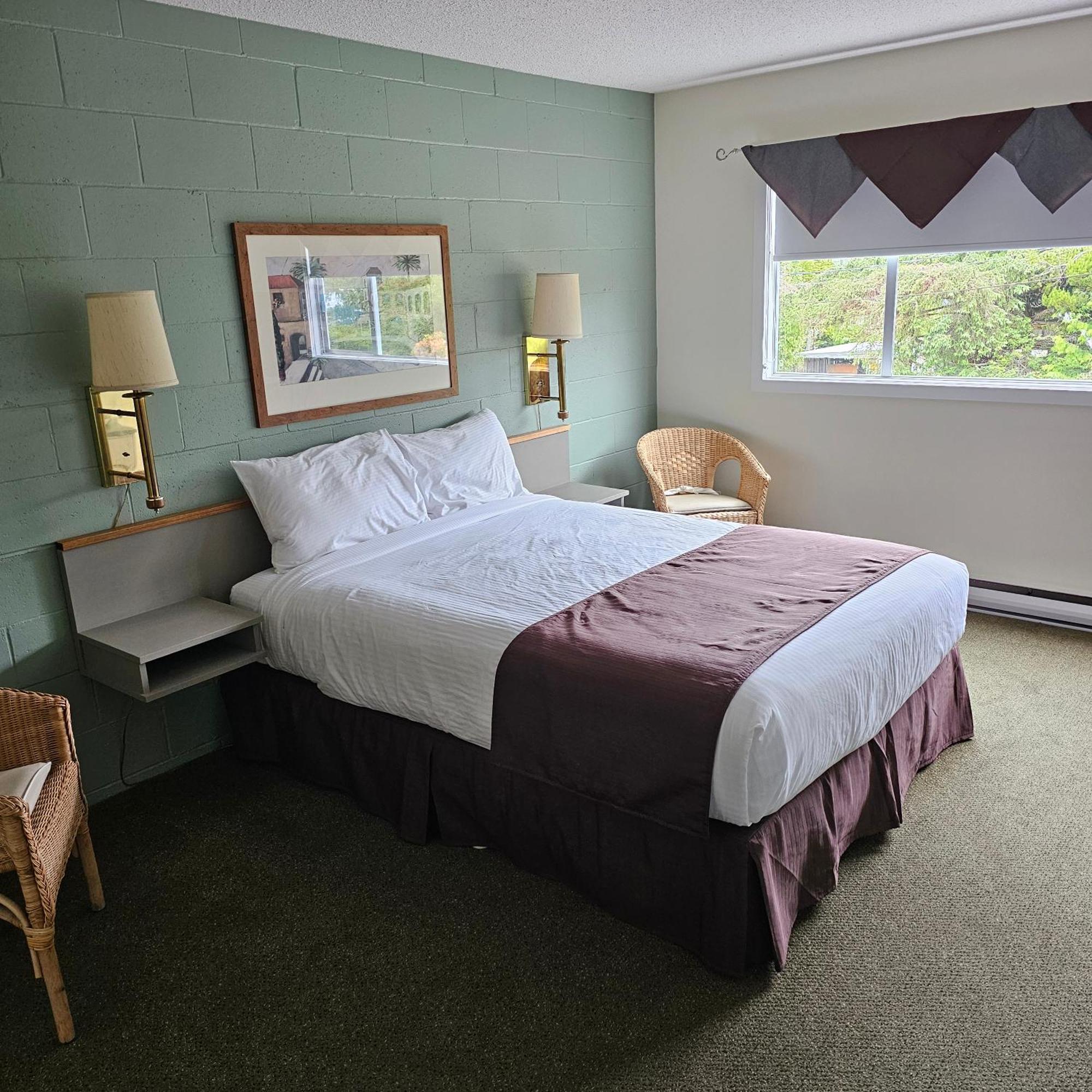 Pacific Rim Motel Юклулет Екстер'єр фото