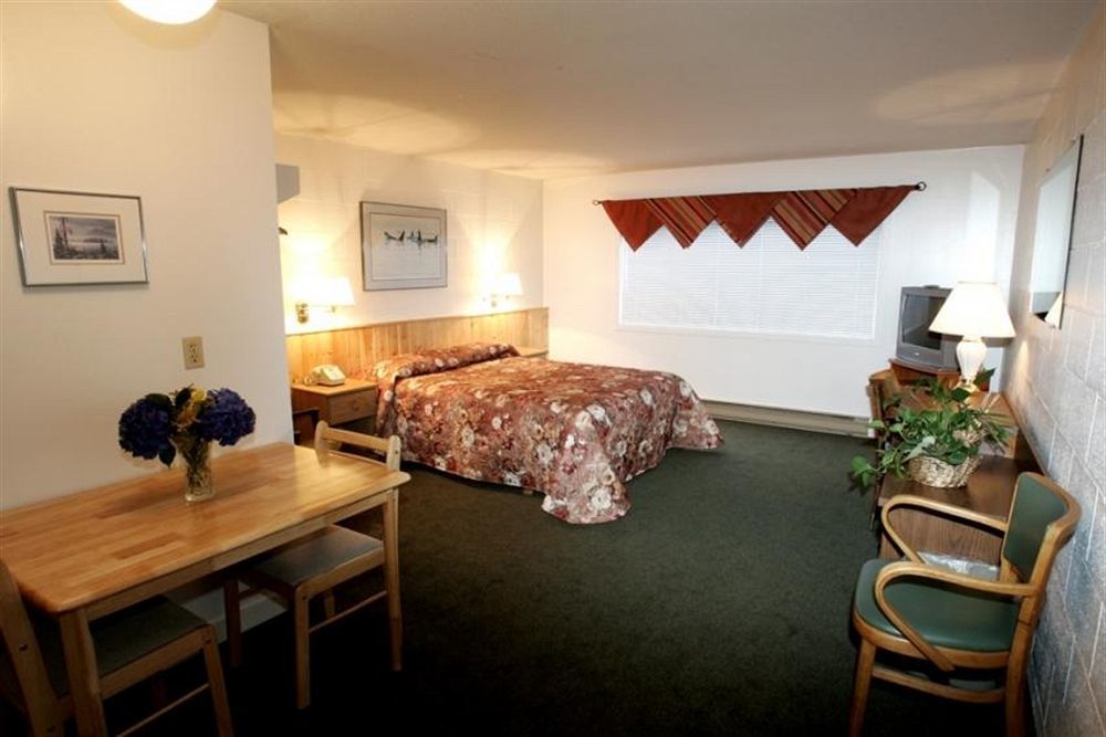Pacific Rim Motel Юклулет Екстер'єр фото
